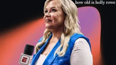 how old is holly rowe